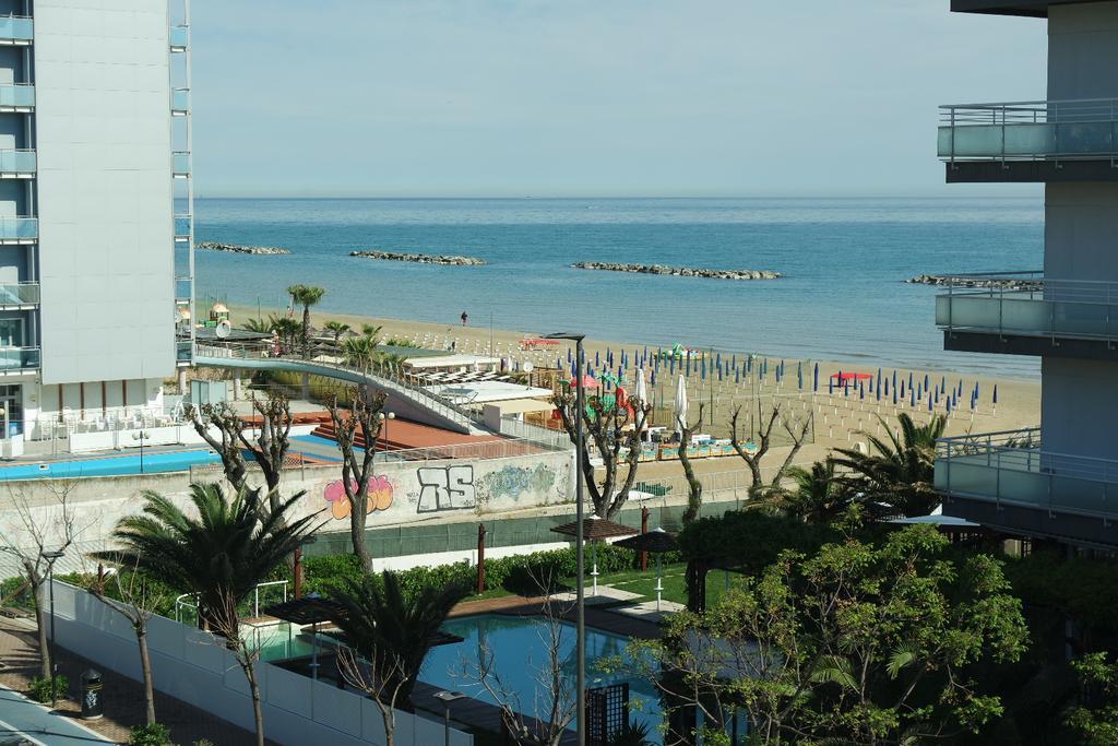 Rivazzurra Hotel Pesaro Exterior photo