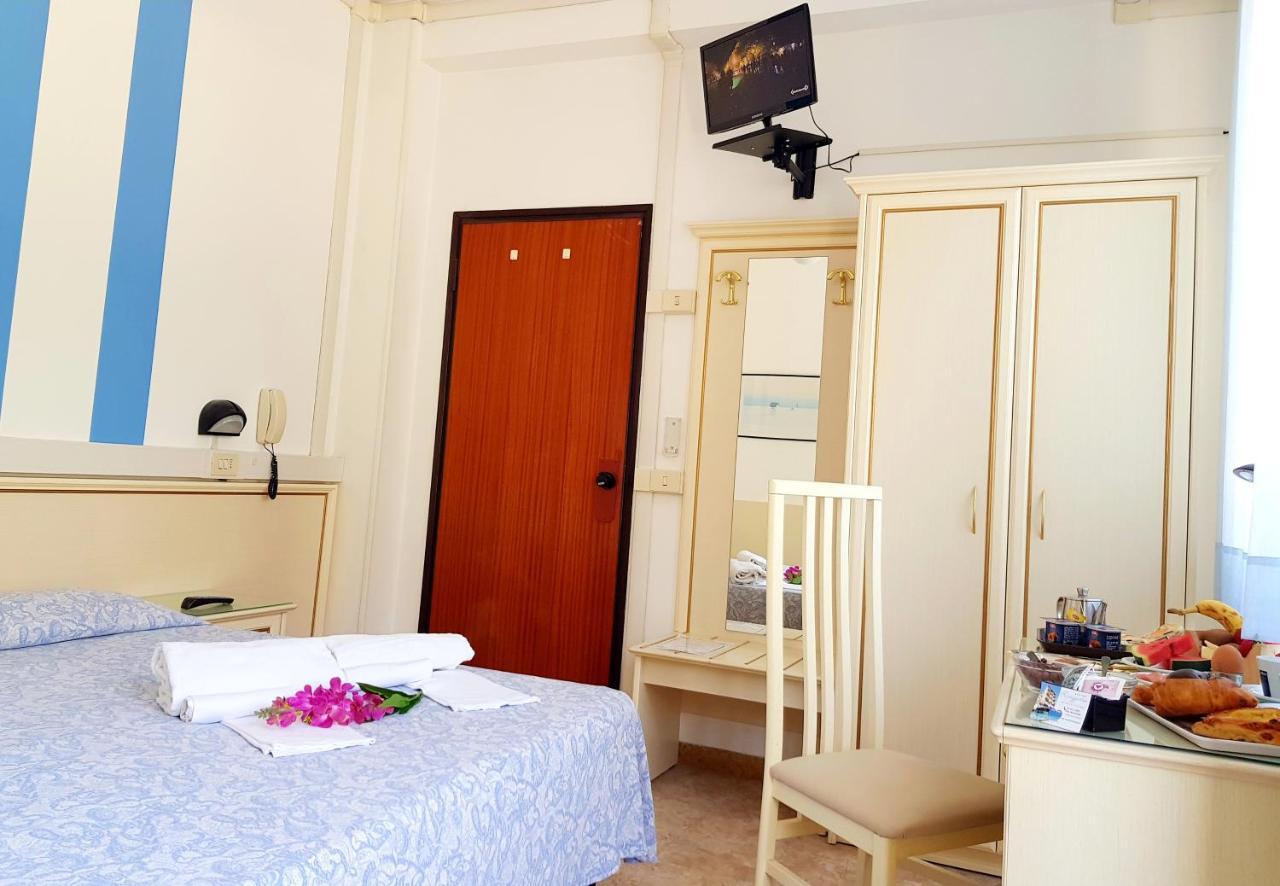 Rivazzurra Hotel Pesaro Exterior photo